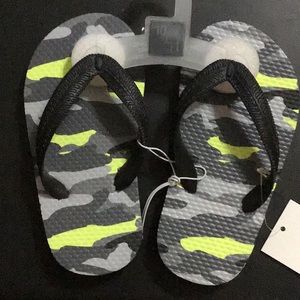 New Capellini New York boys flip flop